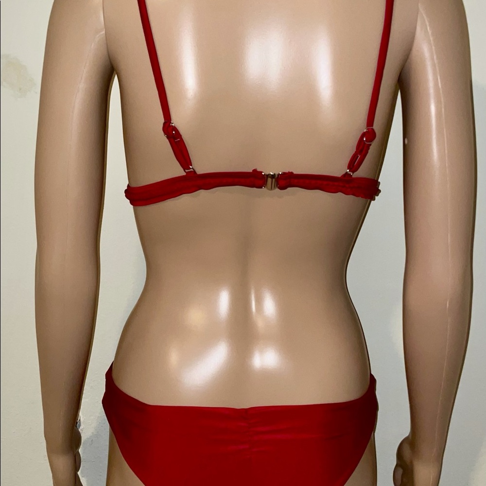 Bikini - Picture 4 of 7